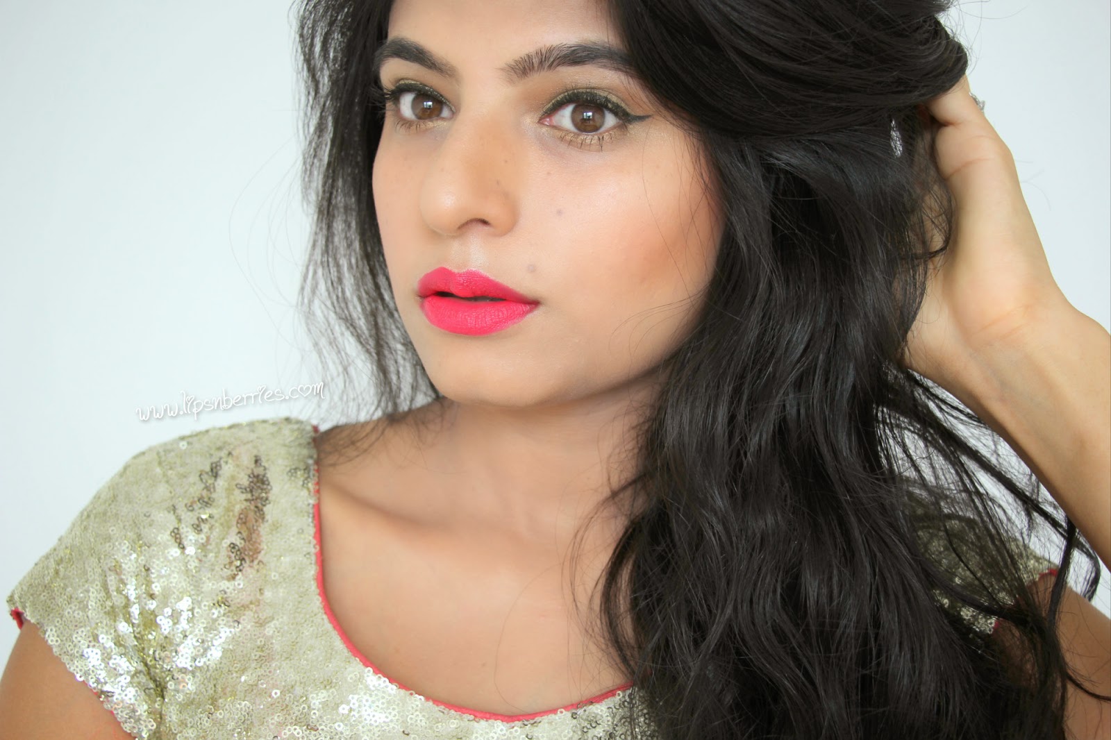 Misbrug valse Kammerat MAC Lipstick in 'Relentlessly Red' Review! | LIPS n BERRIES