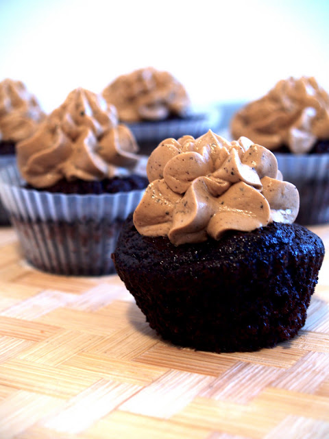 chokolade cupcake med lakrids buttercream frosting