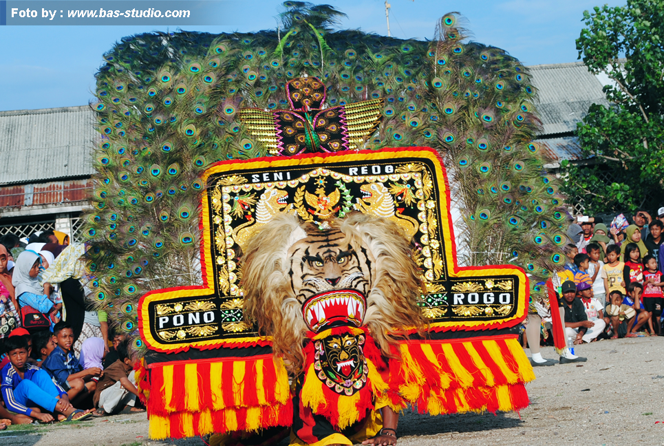 kesenian adatistiadat Kesenian Reog ponorogo