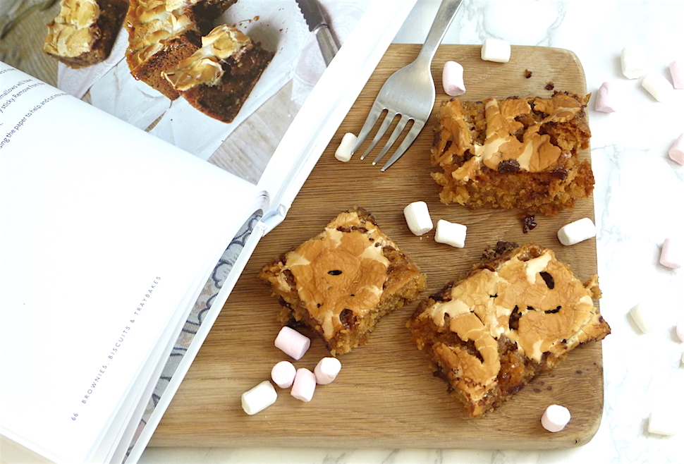 Peanut Butter + Marshmallow Blondies // Candice Brown Comfort Lucyy