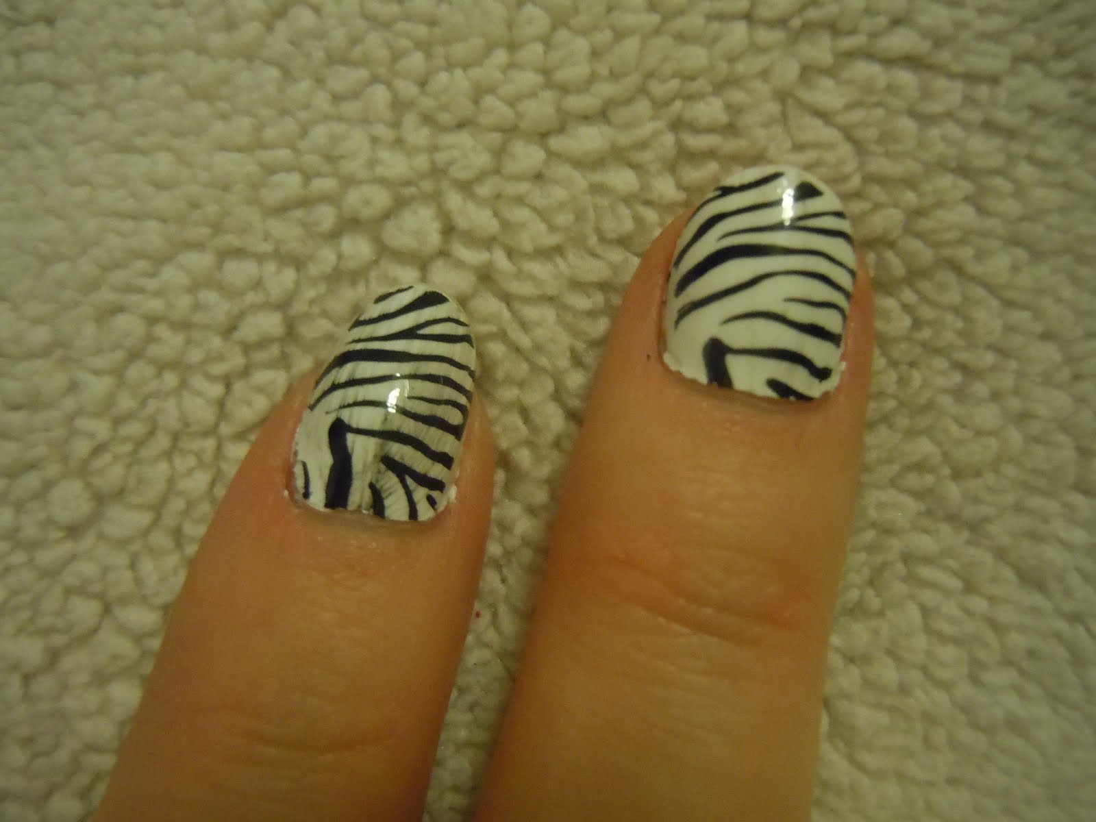 Bevy's Nails Topcoat streakiness comparisons