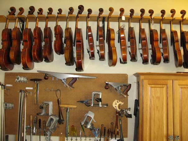 Ynkelig cirkulation ventil The Violin Shop: A Violin Shop Ghost Story