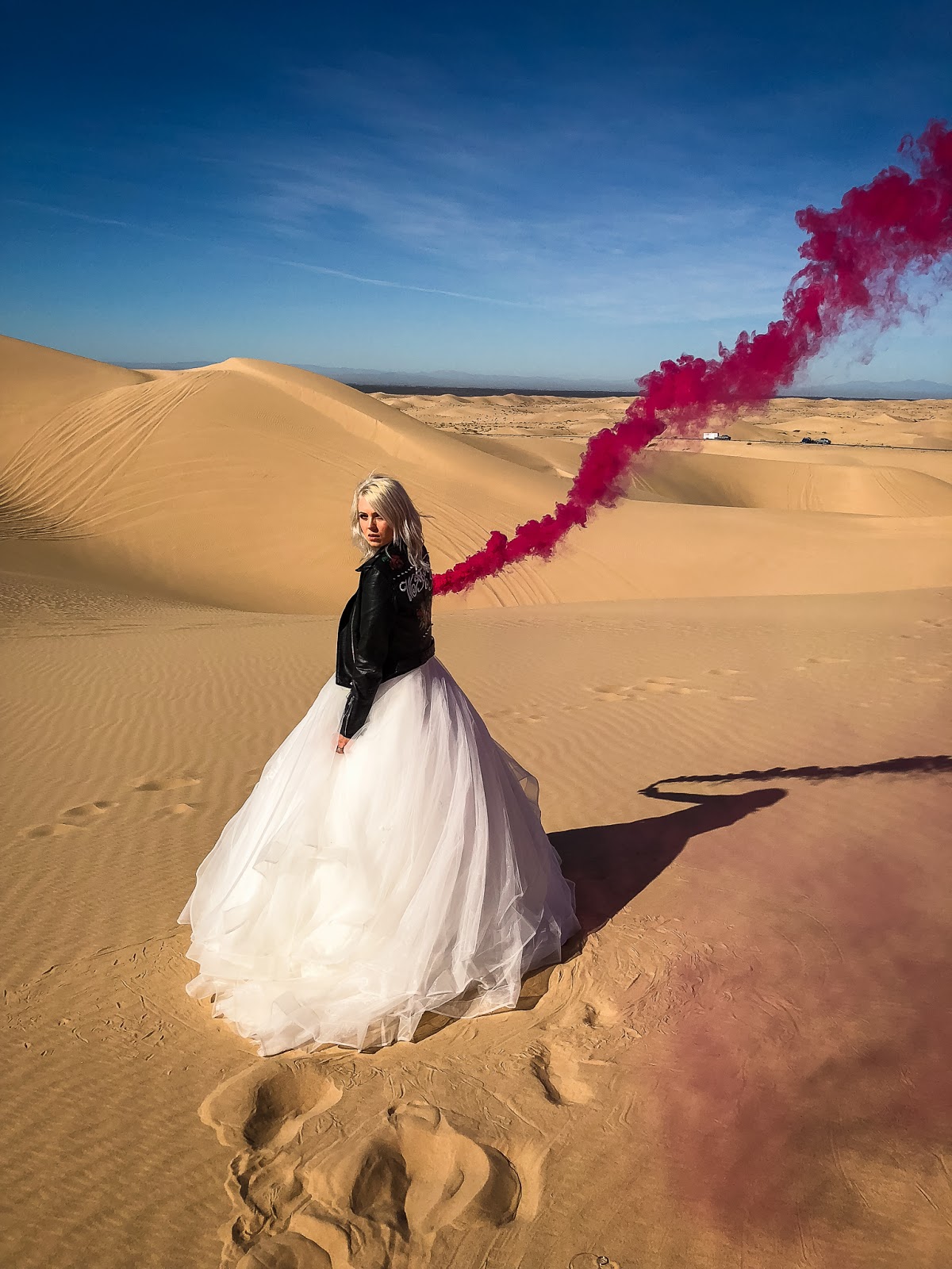 smoke bomb wedding photoshoot inspiration