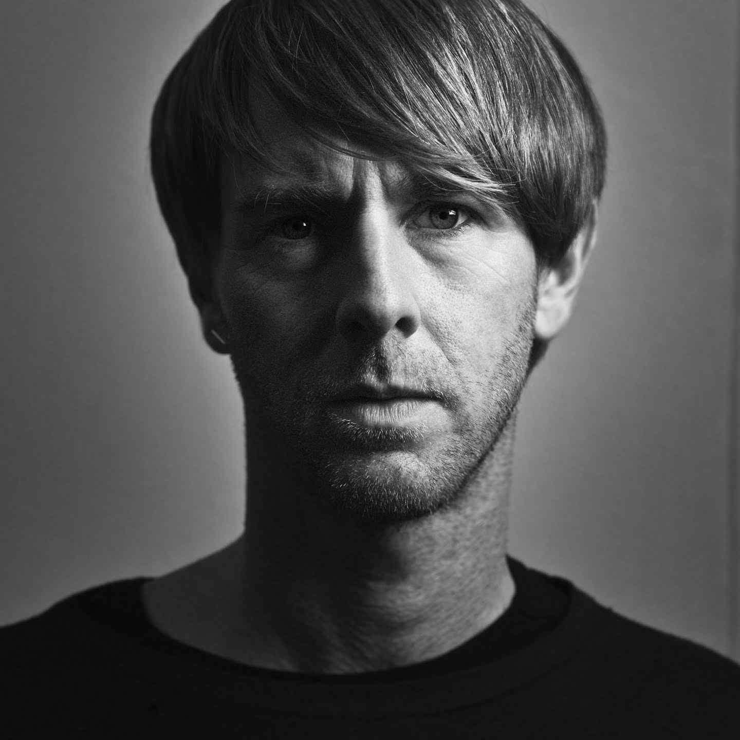 Richie hawtin 1990. 2021 - richie hawtin - acid king [ep]. Richie hawtin. Richie hawtin plastikman. Richie hawtin.