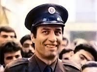 Bekçi rolündeki Kemal Sunal resmi