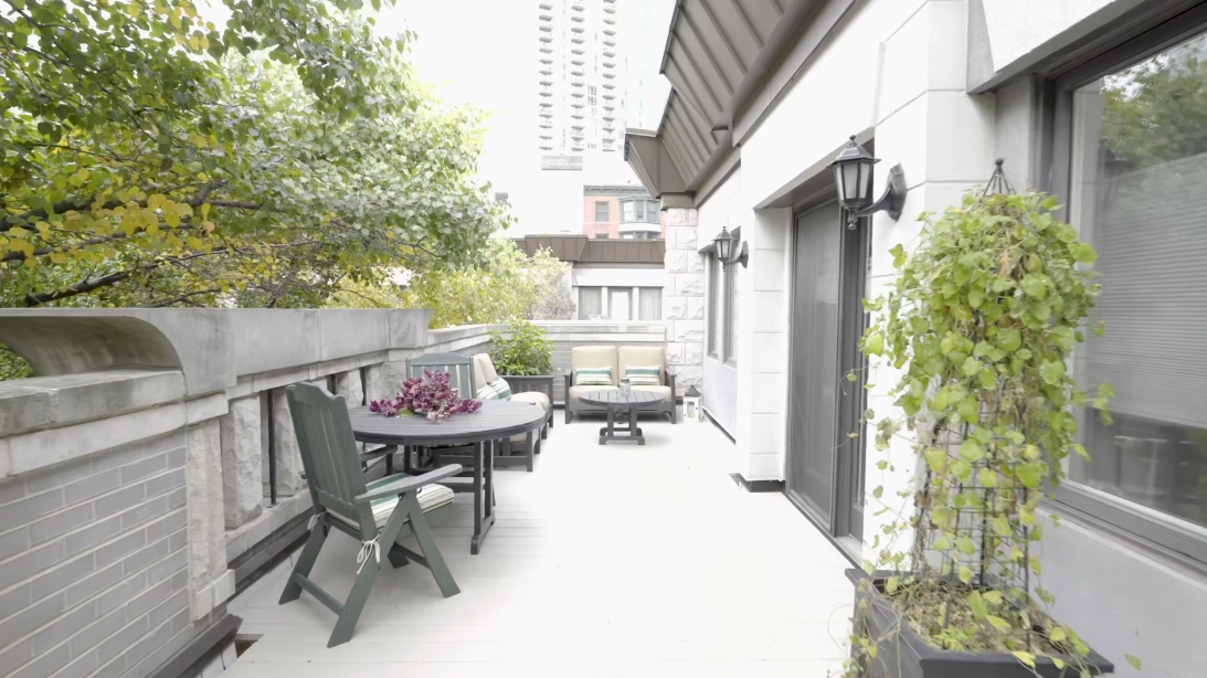 23 Interior Design Photos vs. 950 N Clark St #L, Chicago Luxury Townhome Tour