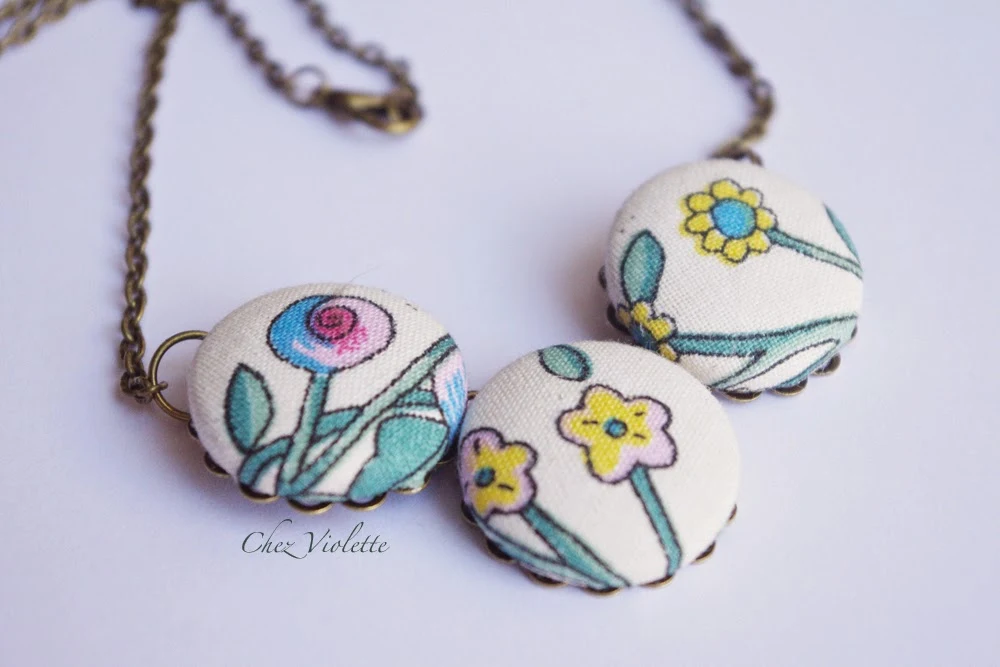 collier en tissu vintage - Vintage fabric necklace floral