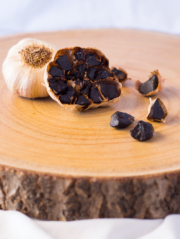 Hummus de ajo negro, recetas sanas con ajo negro - La Rosa dulce