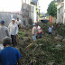 Limpian el Arroyo Pailte sus vecinos y empleados del Ayuntamiento