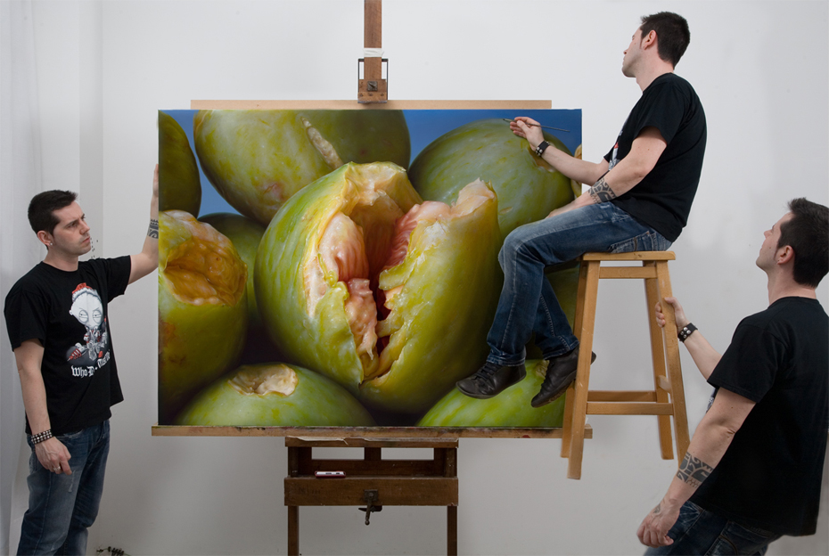 03-Surreal-with-Figs-Antonio-Castelló-Avilleira-Visual-Art-with-Hyper-Realistic-Paintings-www-designstack-co