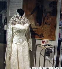Lucille Ball Wedding Dress Photography Lucille Ball Wedding Ring Transcend Tradition First Dress