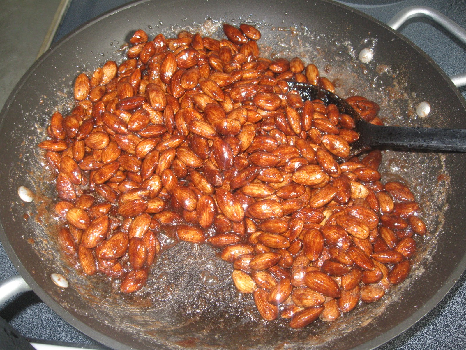 Easy Cinnamon Sugared Almonds The Perfect Snack The Palette Muse