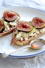 Fig and prosciutto bruschetta -