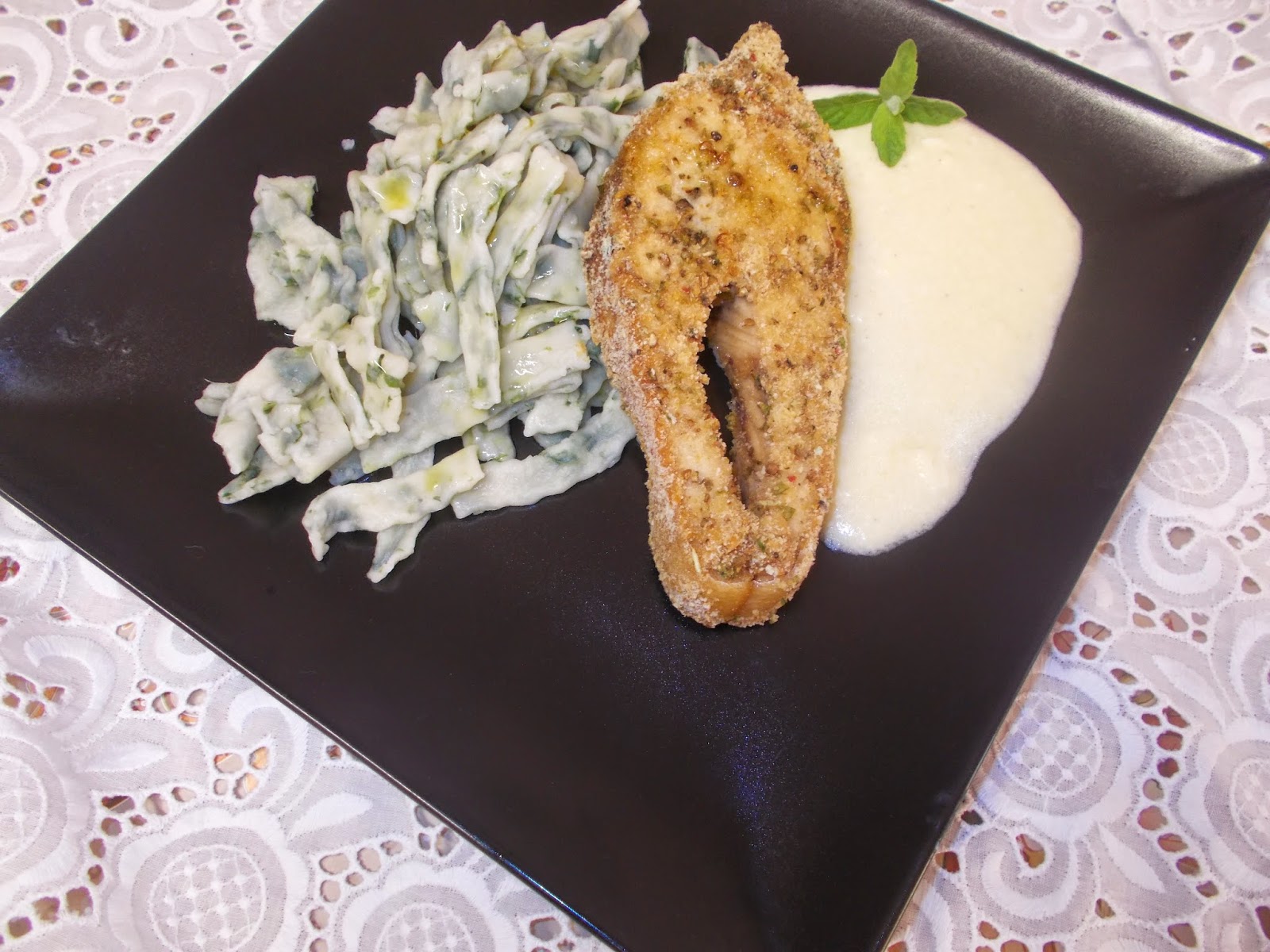 Somon in crusta aromata la cuptor
