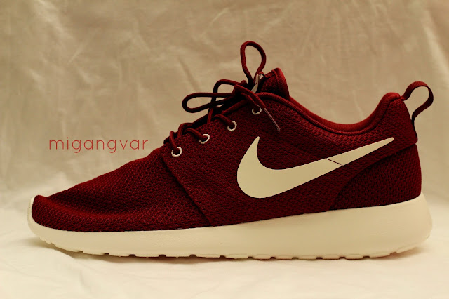 roshe run maroon