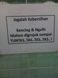 33 Meme Dan Gambar Tulisan Lucu Yang Ada Di Toilet Umum Ini Bisa Buat