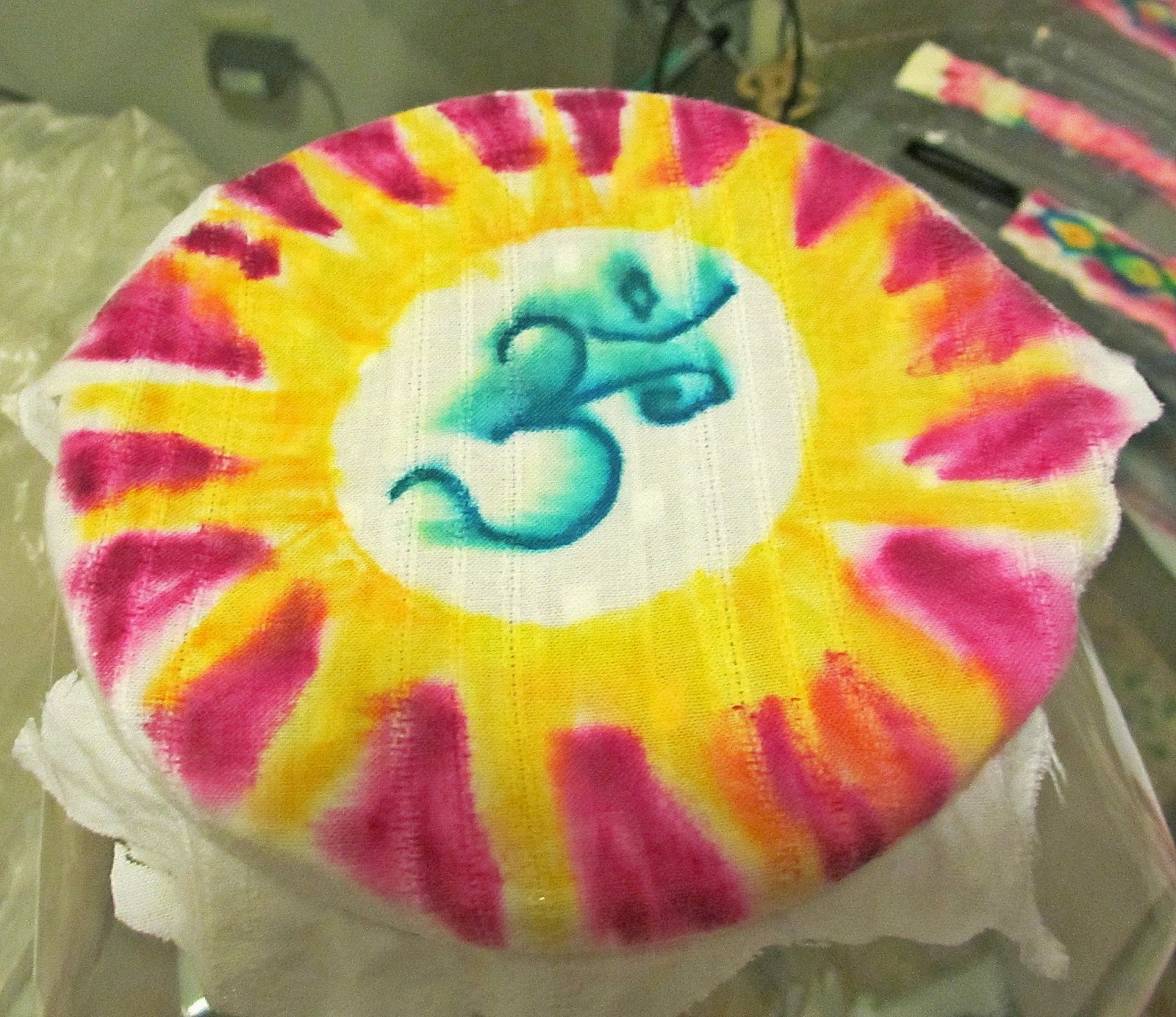 marleewho Easy DIY Fabric Dyeing Using Sharpies & Rubbing Alcohol