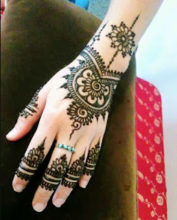 Simple Henna Design On Wrist