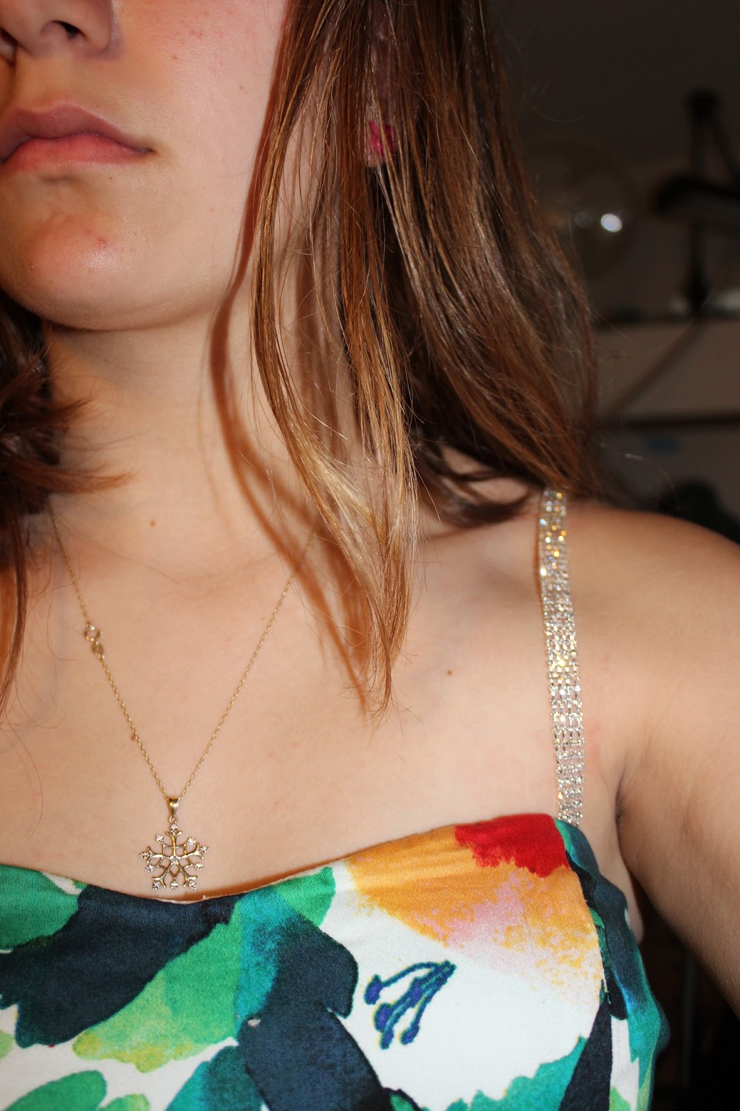 GLITTER PUKE!! Strappys! (The prettiest bra straps ever!)