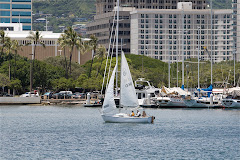 take a little sail around Waikiki