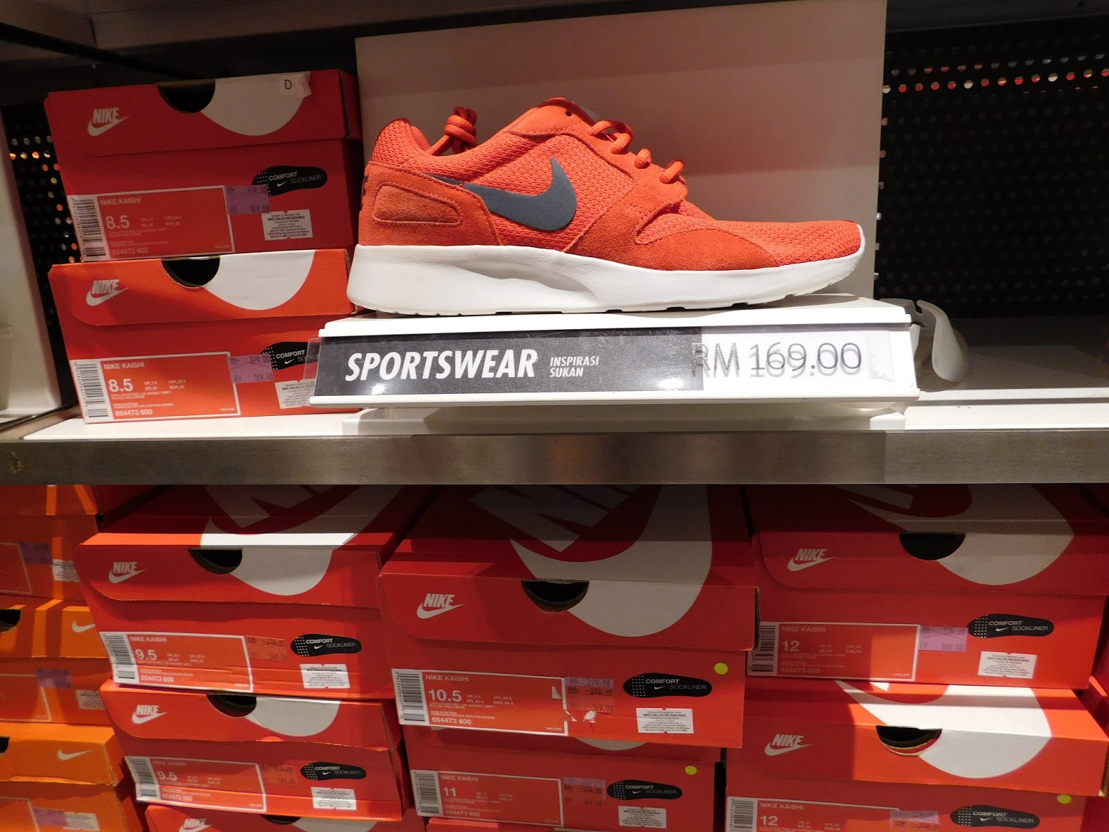 Nike Factory Store - Johor Premium Outlets. Indahpura, MYS.  SK