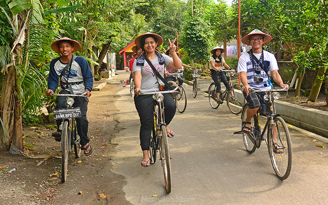 Membajak Sawah dan Menanam Padi di Desa Wisata Kebonagung, Bantul - Nasirullah Sitam