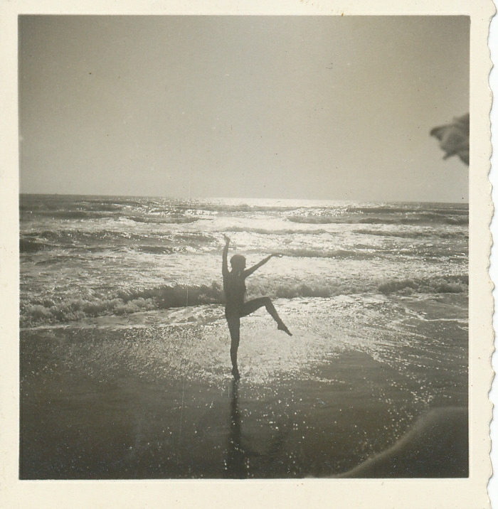 Vintage Nature Dances Stunning Photos of Outside Performances in the
