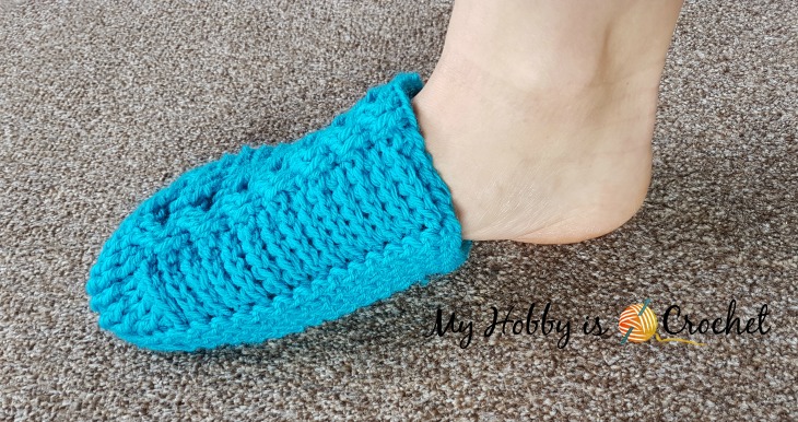 Chic Cable Slippers - Free Crochet Pattern with Tutorial