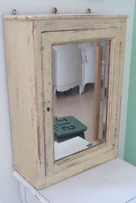 Mueble de colgar / botiquín antiguo: Deco Marce Tienda