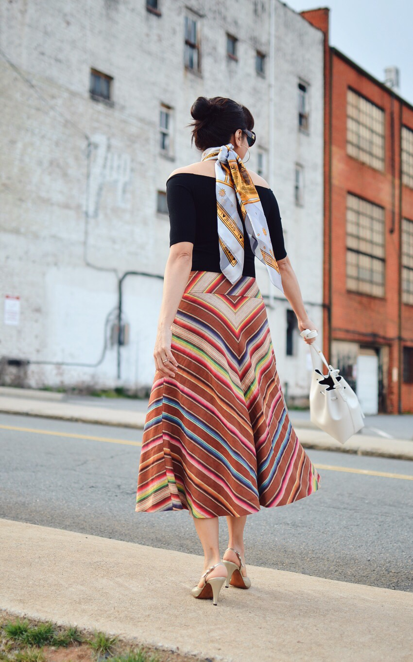 Striped skirt street style Striped skirt street style