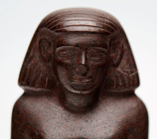  inci telah membuat heboh di Museum Manchester Patung Mesir Kuno Berputar Sendiri Di Museum