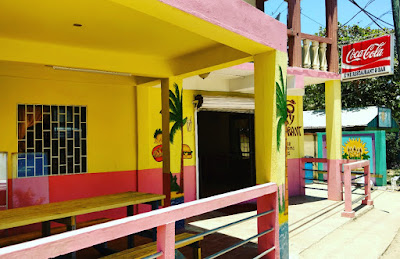 Remax Vip Belize: Placencia artists