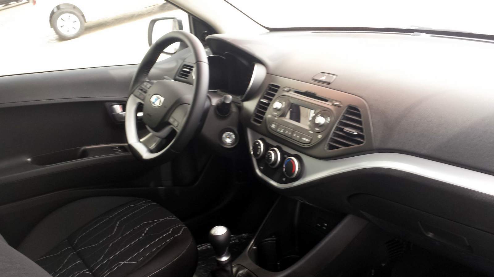 Kia Picanto 2016 versão básica fotos e especificações