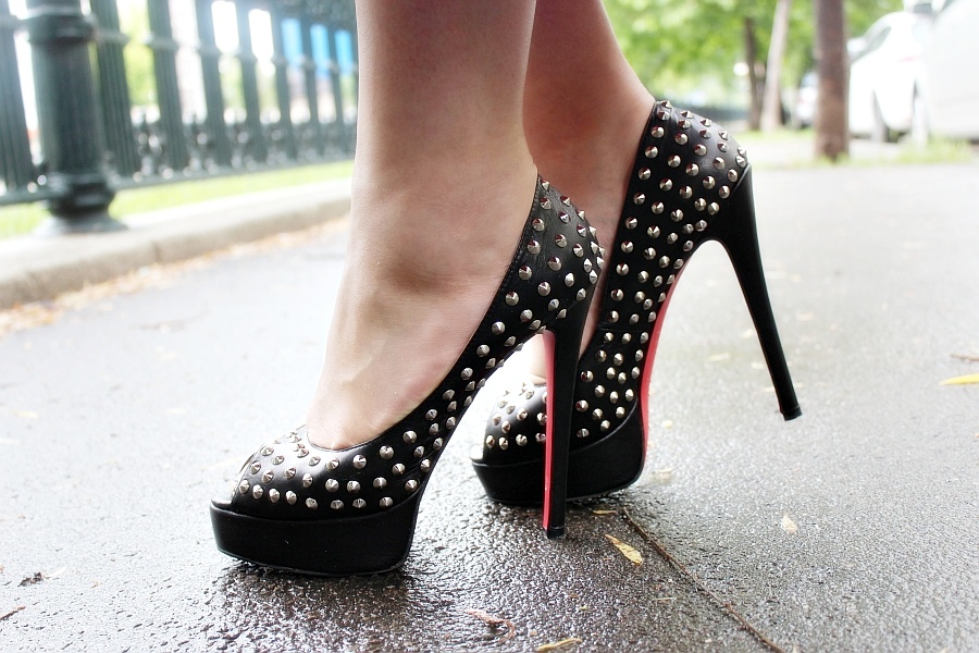 Pop Culture And Fashion Magic: Sky High Spiked Heels