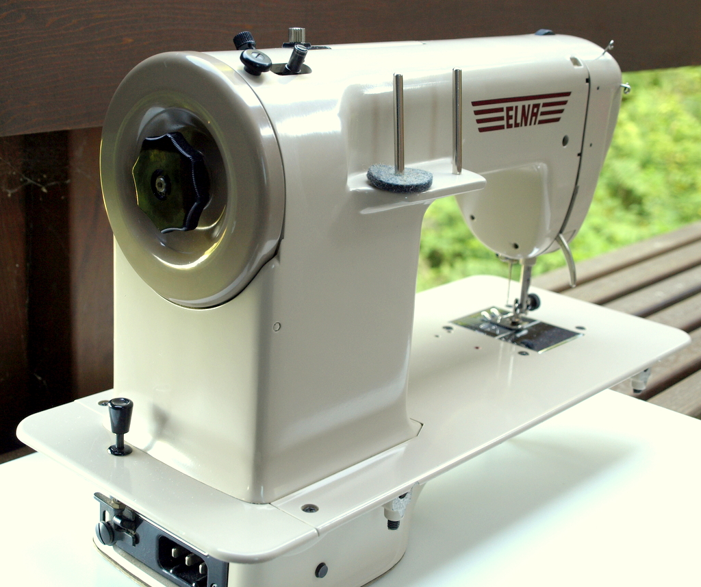 Tight Acres Elna Plana Supermatic