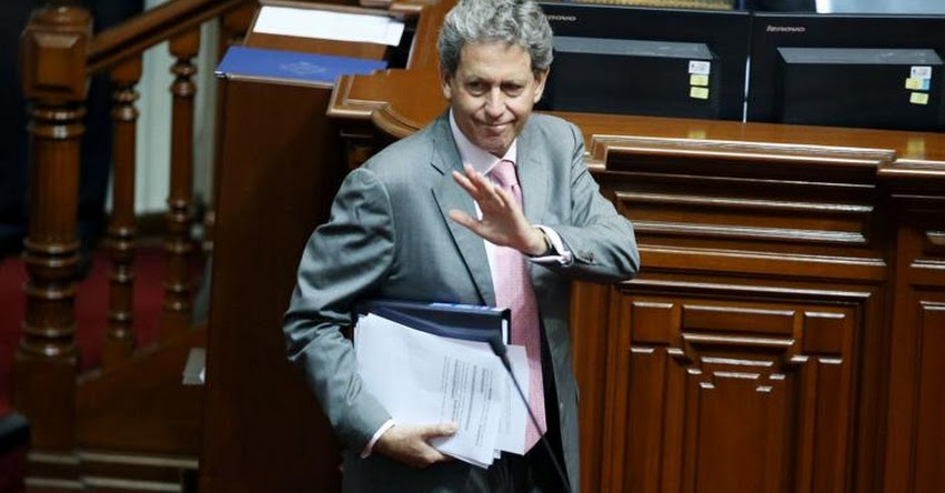 OTRO GOL DEL FUJIMORISMO: Renunció el Ministro de Economía Alfredo Thorne OTRO GOL DEL FUJIMORISMO: Renunció el Ministro de Economía Alfredo Thorne