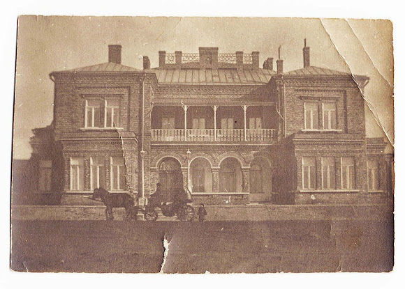 Донецьк. Вул. Клінічна. Будинок Джона Юза. 1891 р