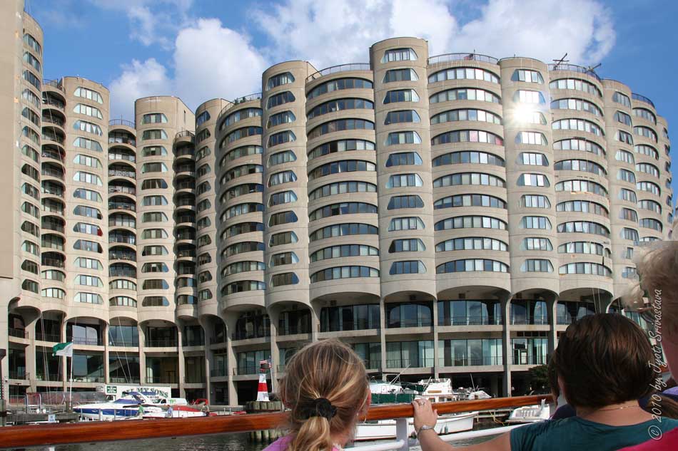 Chicago Architecture & Cityscape Marina City [ Architect Bertrand