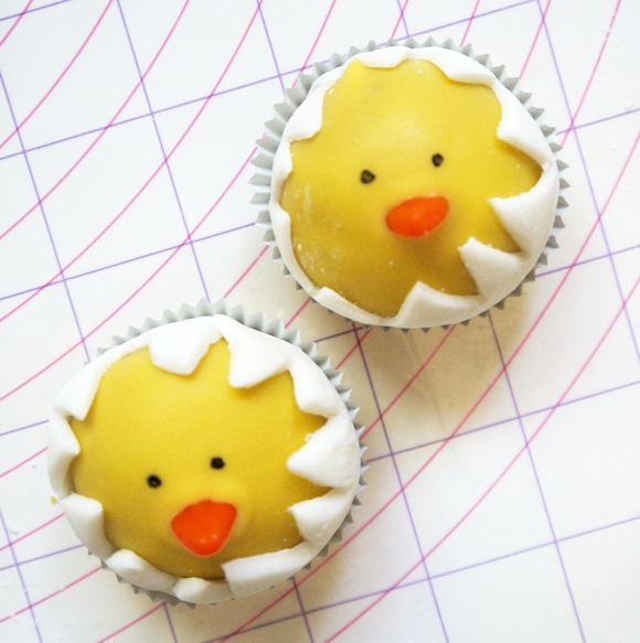 Cake it Pretty: DIY Hatching Chicks Cake Pops - BirdsParty.com