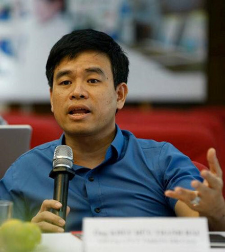Mot nguoi Hai Phong ngo loi nhan nuoi be 2 tuoi bi bo roi o quan pho - Anh 2