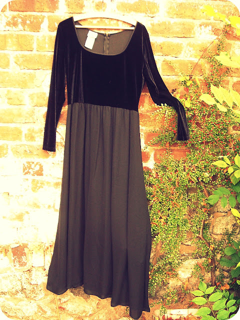 Vintage Vixen A Friday Frock Some Jumble Gems