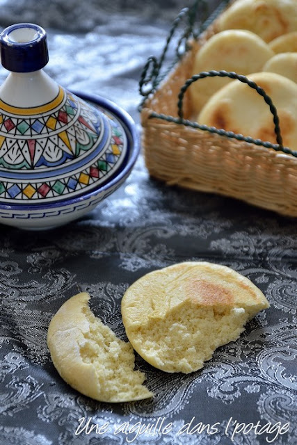 Batbout (pain marocain cuit à la poêle)