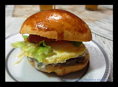 PÃO E CARNE DE HAMBÚRGUER FEITOS EM CASA; FAÇA EM CASA; LANCHE CASEIRO