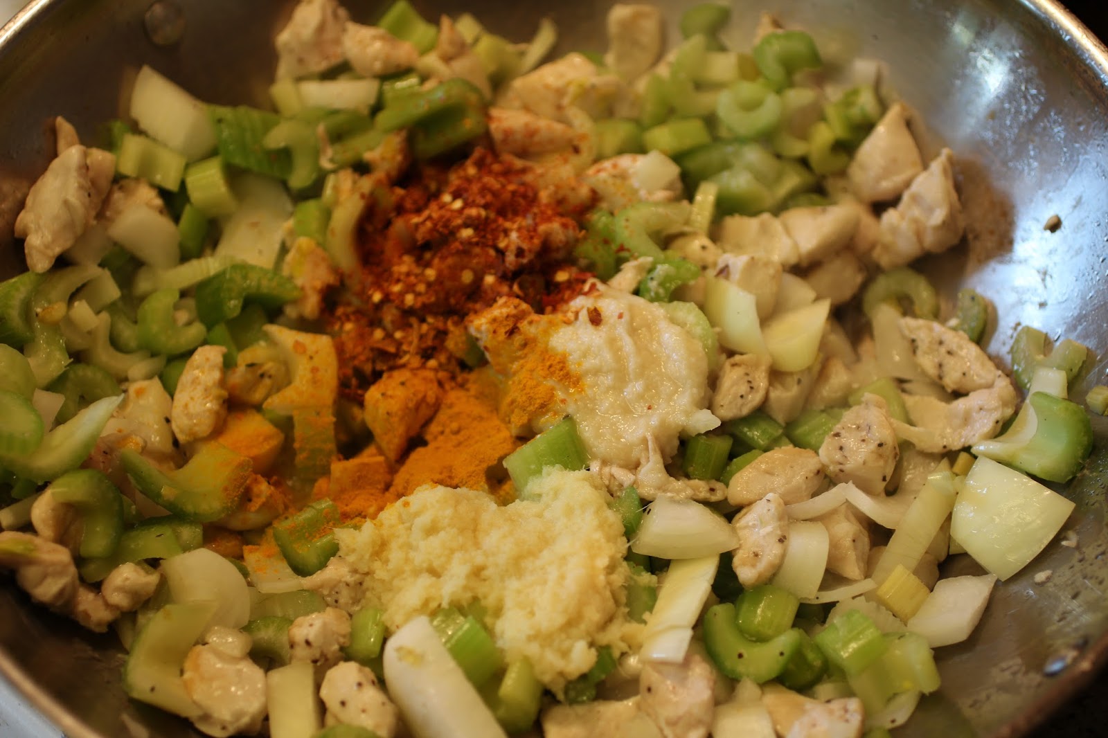 Kitchen Simmer Thai Basil Chicken Noodle Bowl