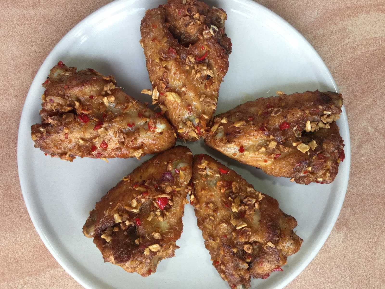Fried Chicken Wings with Garlic