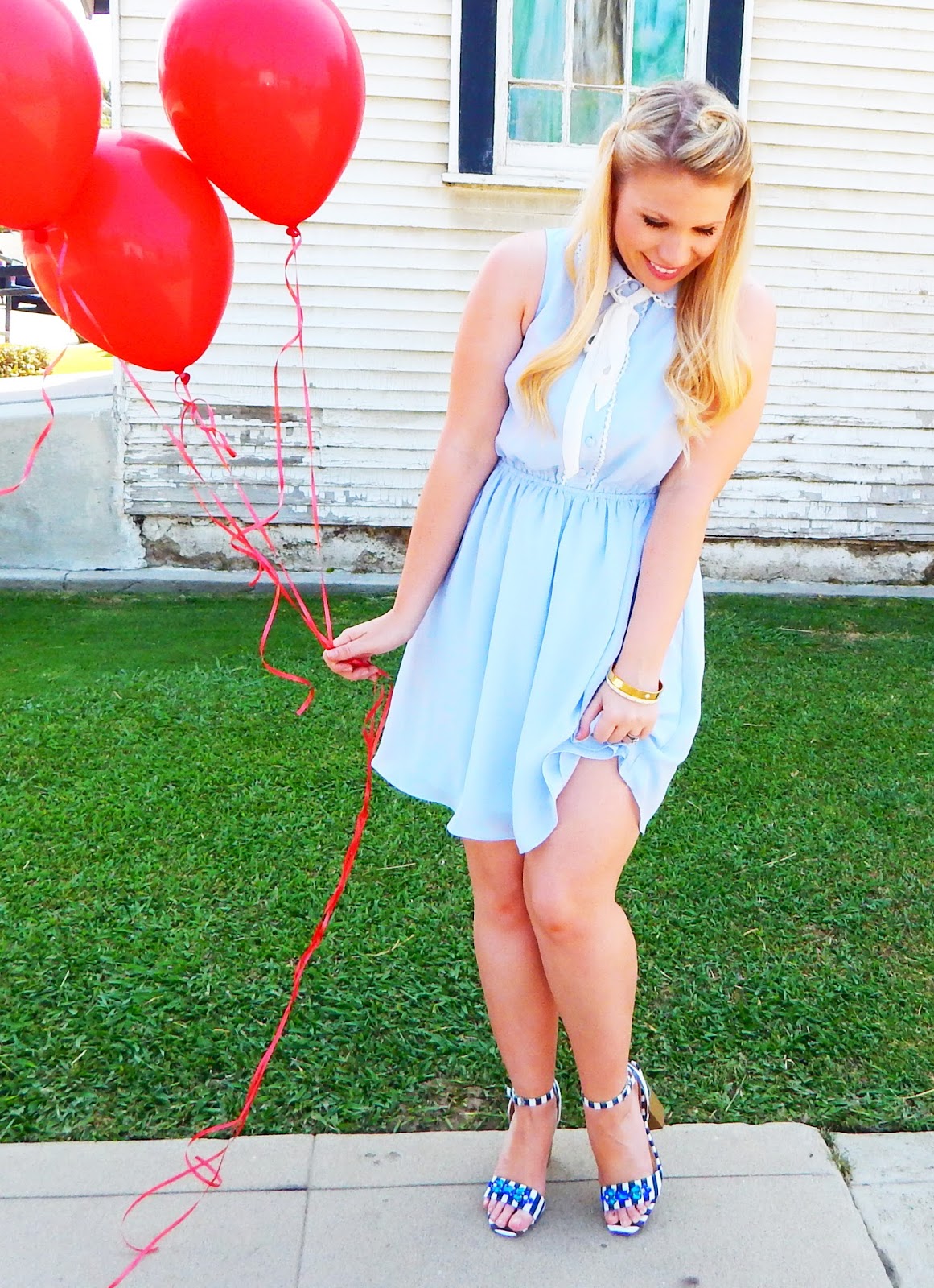 Vintage Sleeveless Dress Outfit