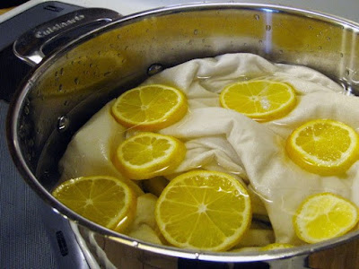 Ropa remojada en limón
