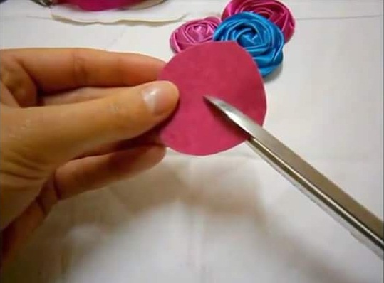 kreasi kain perca Cara Membuat Bros dari Kain Perca