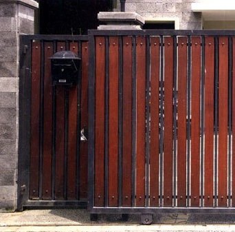 model+harga pagar kayu besi minimalis per meter