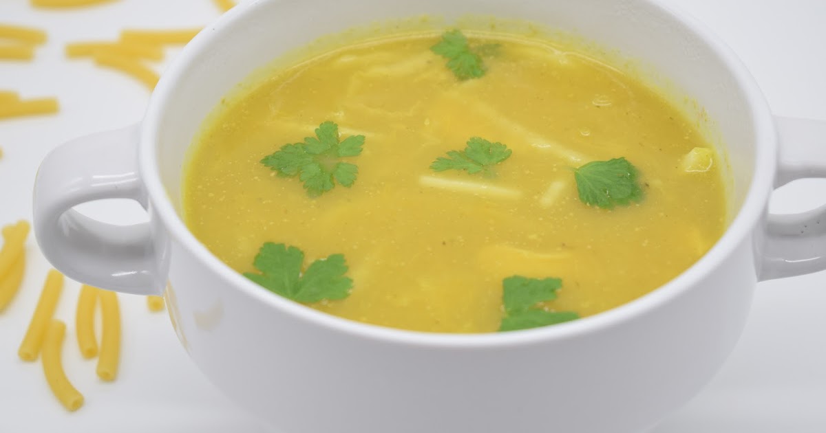 Chicken soup with Chinese cabbage and curry Kippensoep met Chinese